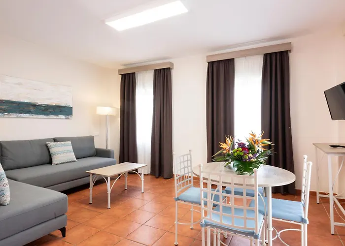 Gf 이사벨 4* 아데제